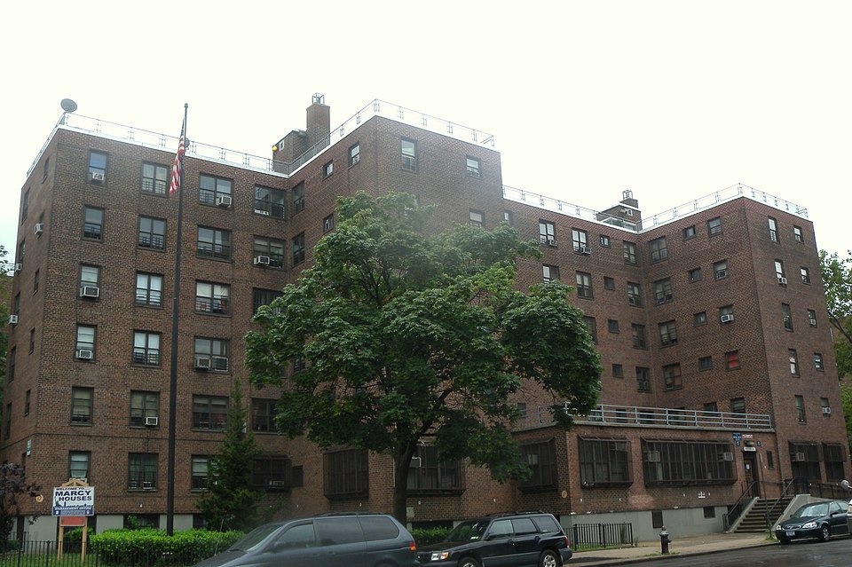 NYCHA housing in Bedford-Stuyvesant, Brooklyn. Photo: Jim.henderson / Wikimedia Commons